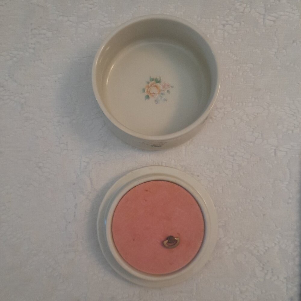 Heritage House Trinket and Music Box - Picture 3 of 5